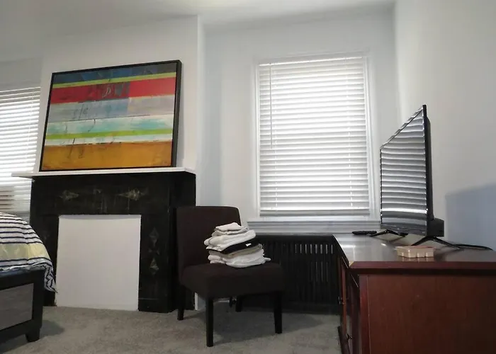 Elegant Private In Oakland, Pittsburgh. Apartment