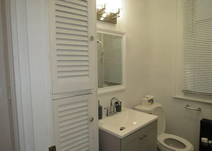 Elegant Private In Oakland, Pittsburgh.