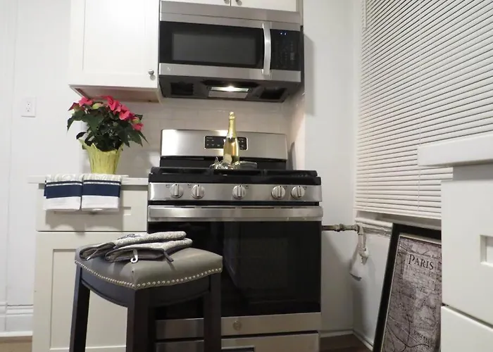 Elegant Private In Oakland, Pittsburgh. Apartment *