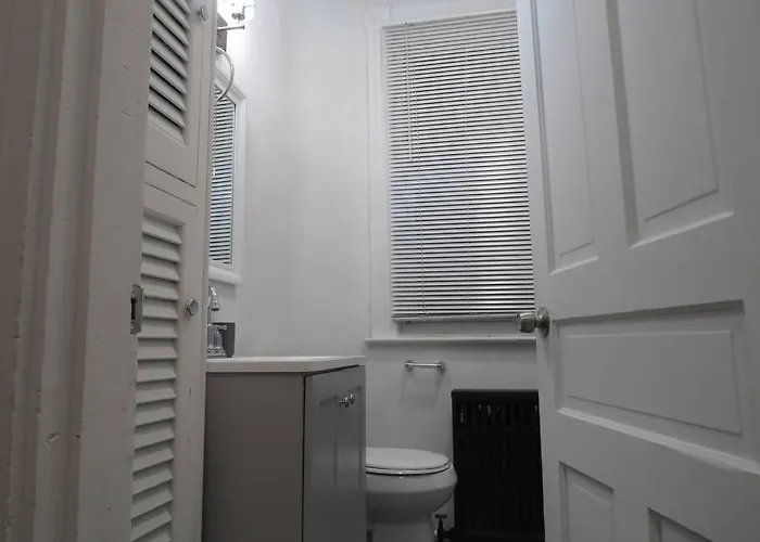 Elegant Private In Oakland, Pittsburgh. *